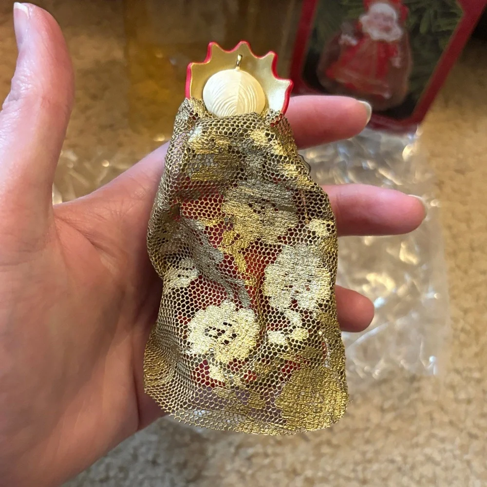 Hallmark Keepsake Red Queen Doll Ornament - Alice in Wonderland